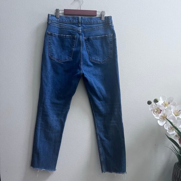 ZARA Ultra High Rise Stretchy Straight Leg Blue Jeans Raw Hem Medium Wash Size 6 - Picture 2 of 6